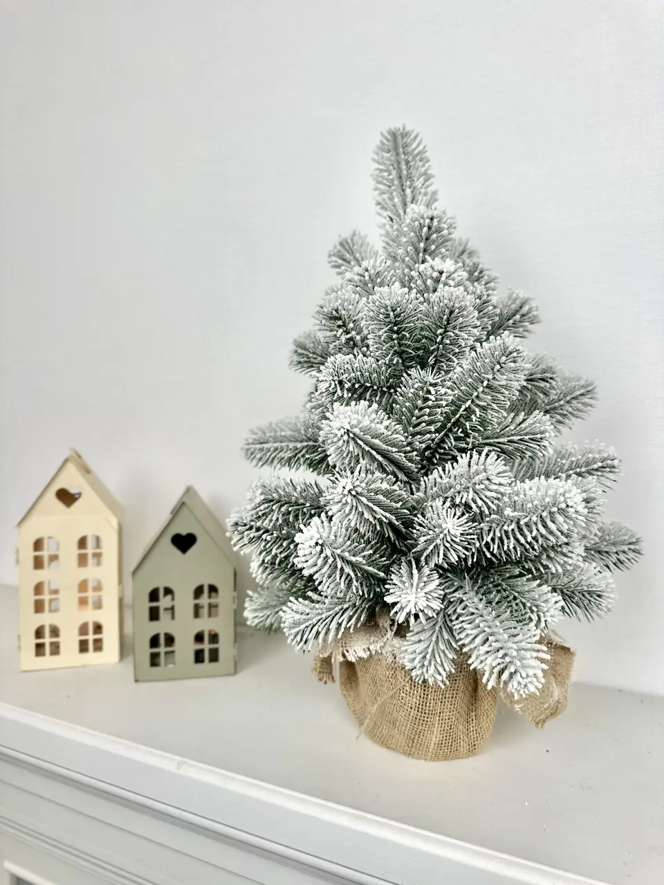 Елка искусственная новогодняя литая Premium в мешковине заснеженная 50 см (100/50/GS)