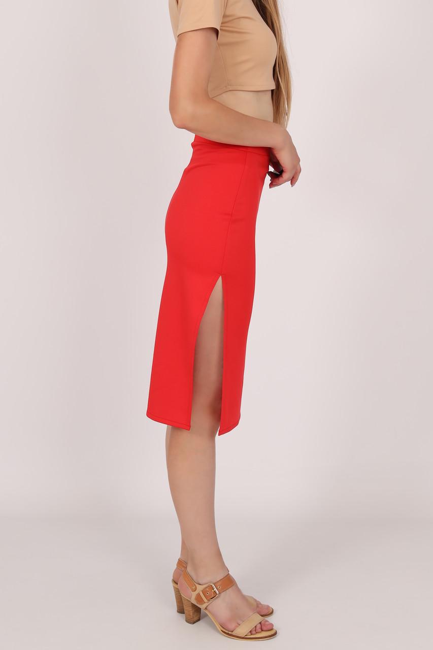 Юбка-карандаш женская по колено трикотажная с разрезом справа по шву однотонная р. 38 Красный (2203775679) - фото 2
