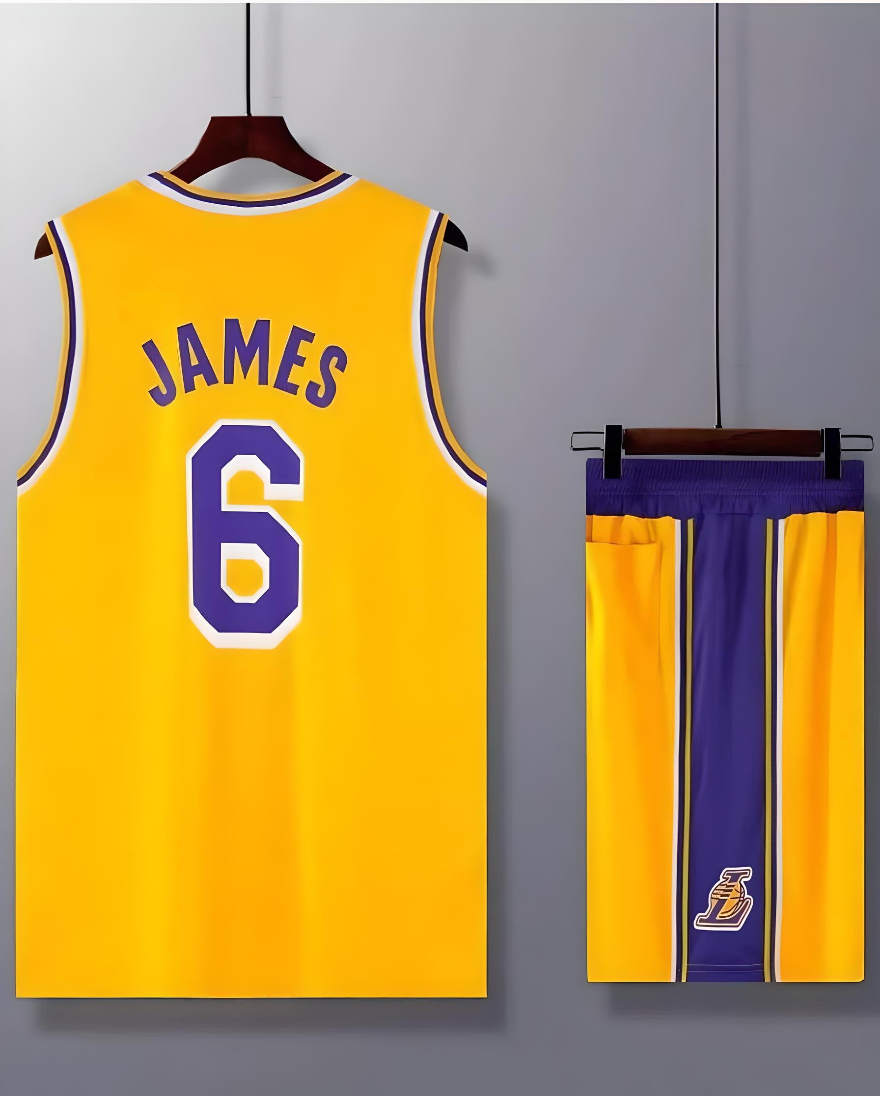 Форма баскетбольная детская Lion NBA LAKERS JAMES 6 L на 10-12 лет 140-148 см Желтый (CO-2262-L) Форма баскетбольная детская Lion NBA LAKERS JAMES 6 L на 10-12 лет 140-148 см Желтый (CO-2262-L)