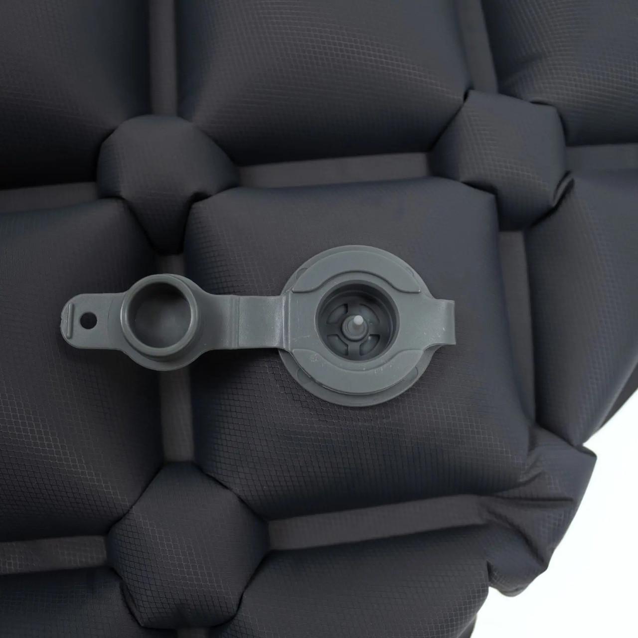 Надувний килимок туристичний Tramp UTRI-028-dark-grey Темно-сірий (iz16030) - фото 2 Надувний килимок туристичний Tramp UTRI-028-dark-grey Темно-сірий (iz16030) - фото 2