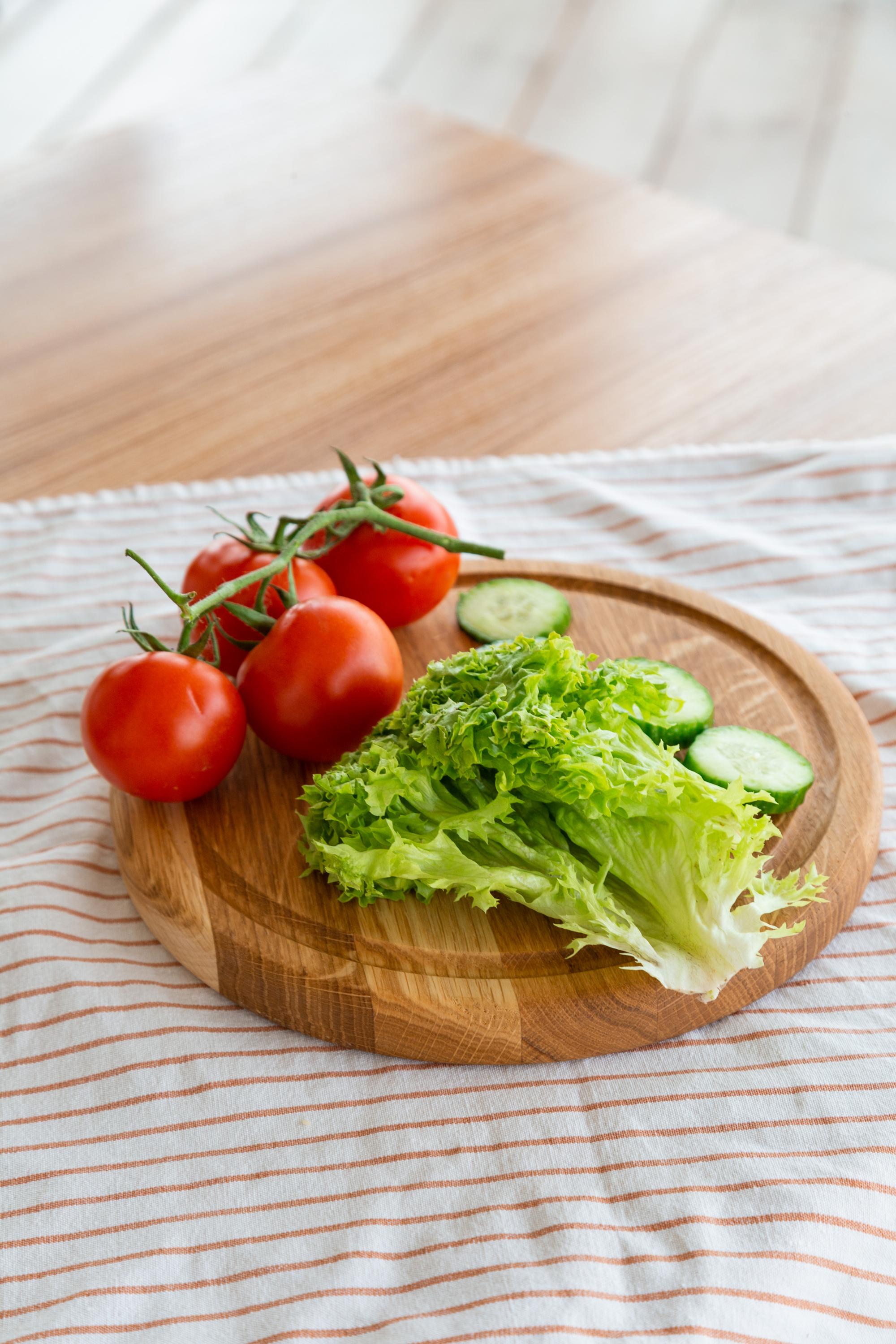 Доска круглая дубовая с желобом 25 см (1002)