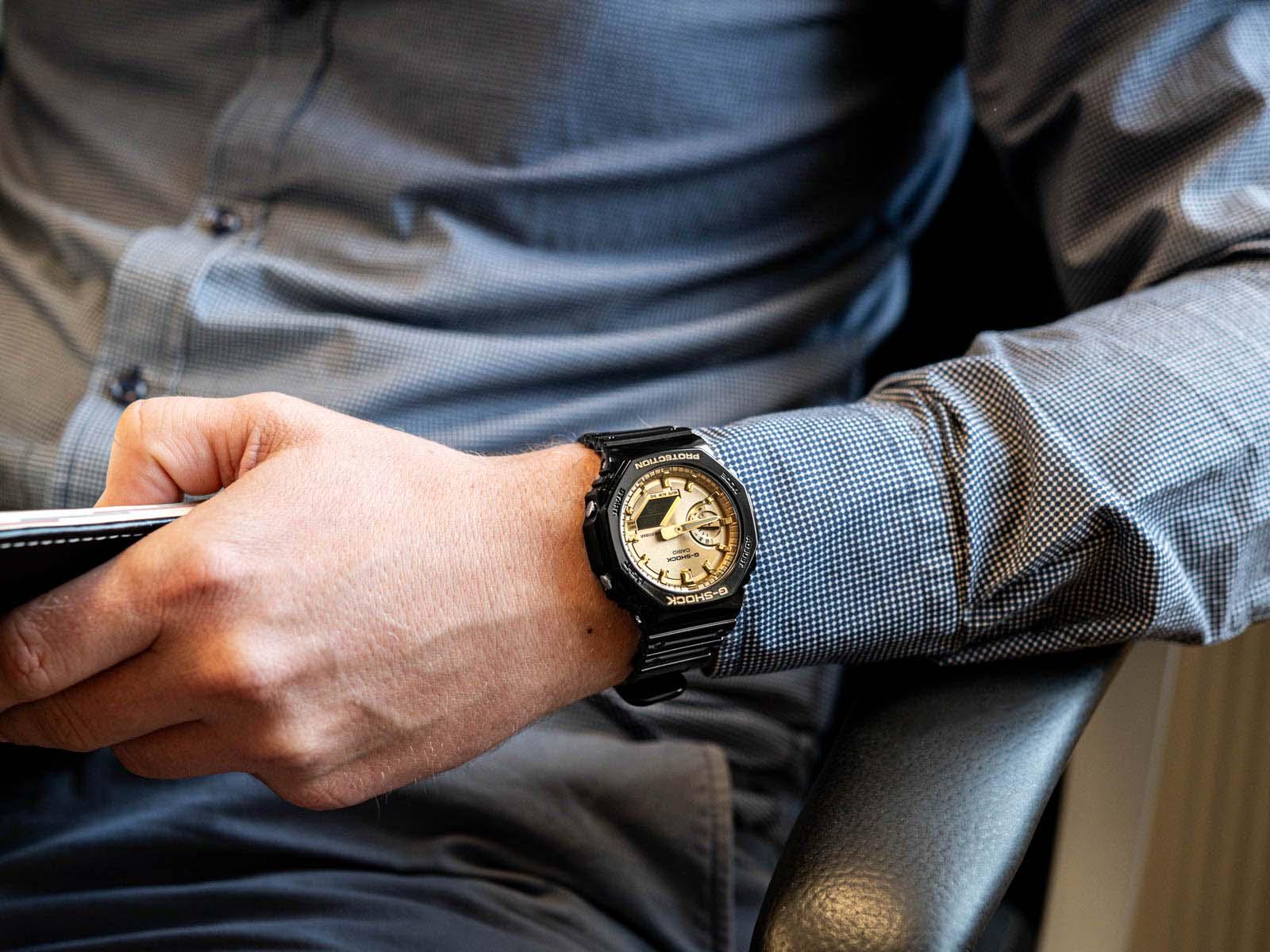 Часы Casio G-SHOCK GA-2100GB-1AER (6421) - фото 3 Часы Casio G-SHOCK GA-2100GB-1AER (6421) - фото 3