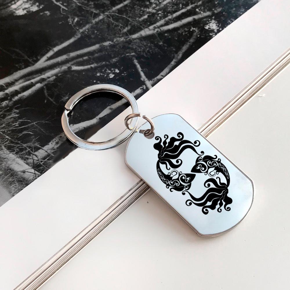 Брелок жетон с гравировкой зодиака Рыбы (BZZ021)