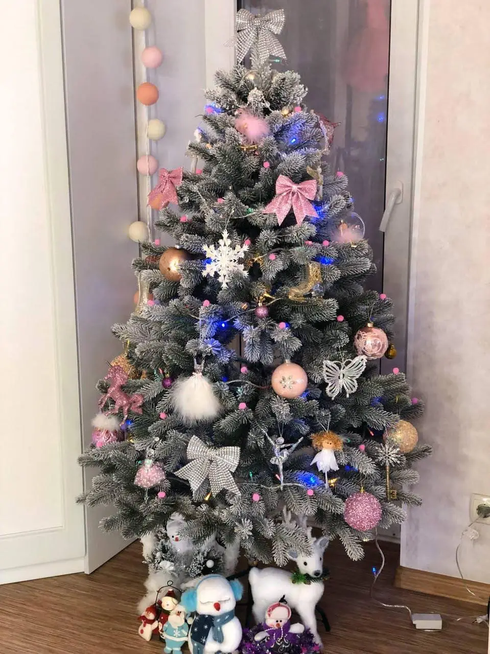 Ялинка лита елітна засніжена Хатинка з металевою розбірною підставкою 1,50 м Білий (Засн.Е-150) - фото 3 Ялинка лита елітна засніжена Хатинка з металевою розбірною підставкою 1,50 м Білий (Засн.Е-150) - фото 3