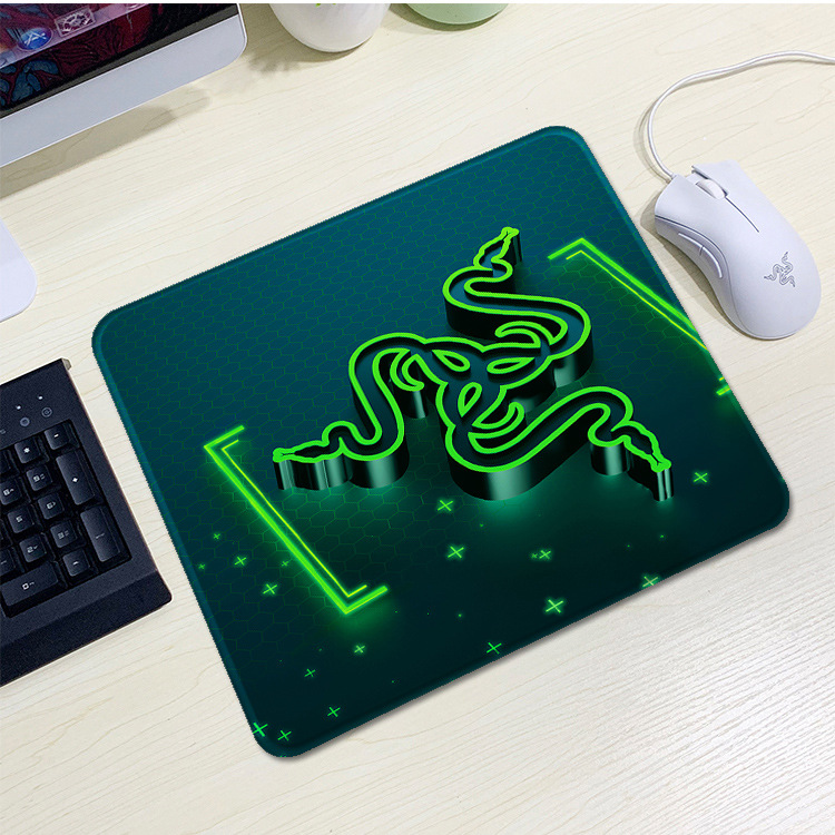 Коврик для мышки тканевый RAZER 9 для геймеров 200x240 мм Черный/Зеленый (36038)