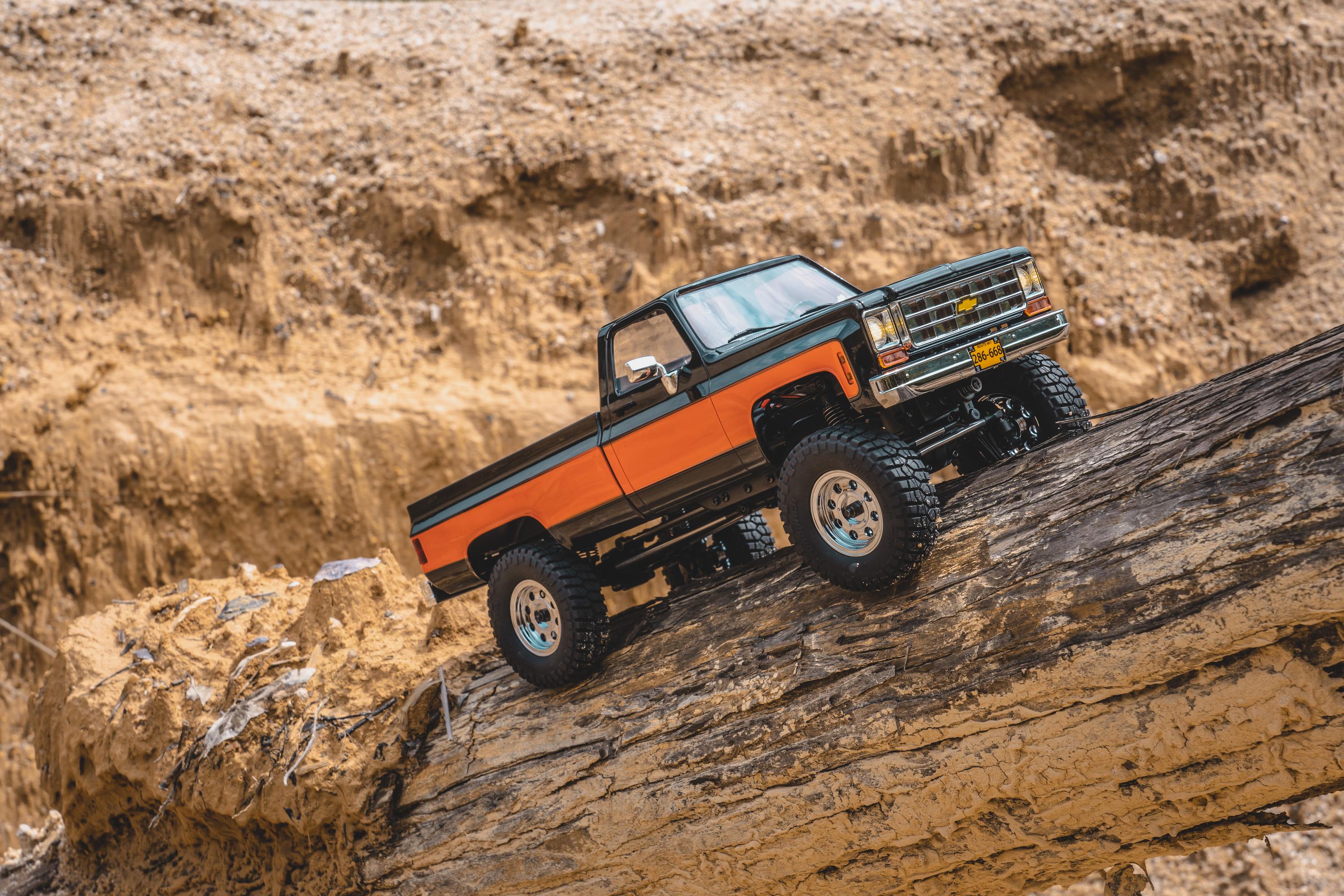 Машинка на радиоуправлении FMS 1:18 Chevrolet K10 RTR Черный - фото 14 Машинка на радиоуправлении FMS 1:18 Chevrolet K10 RTR Черный - фото 14