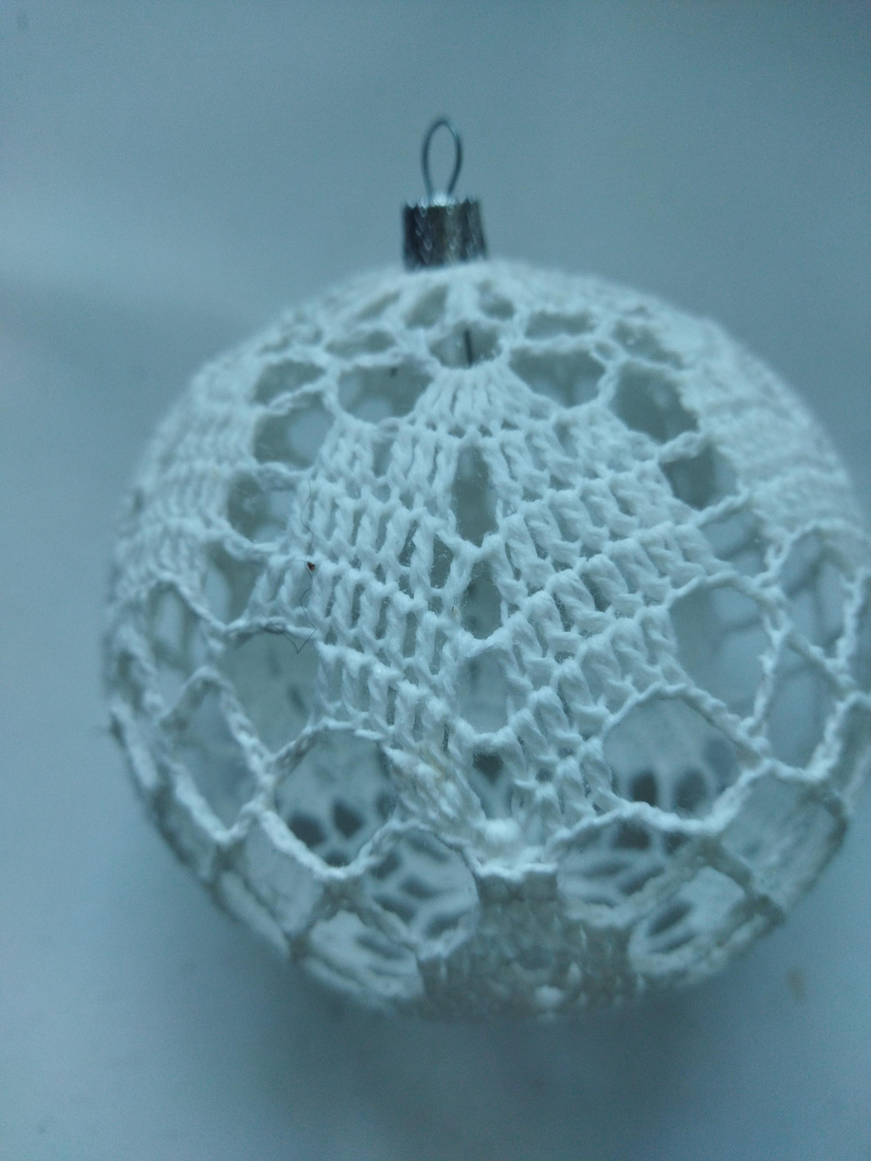 Куля новорічна в’язана 12 см Бежевий