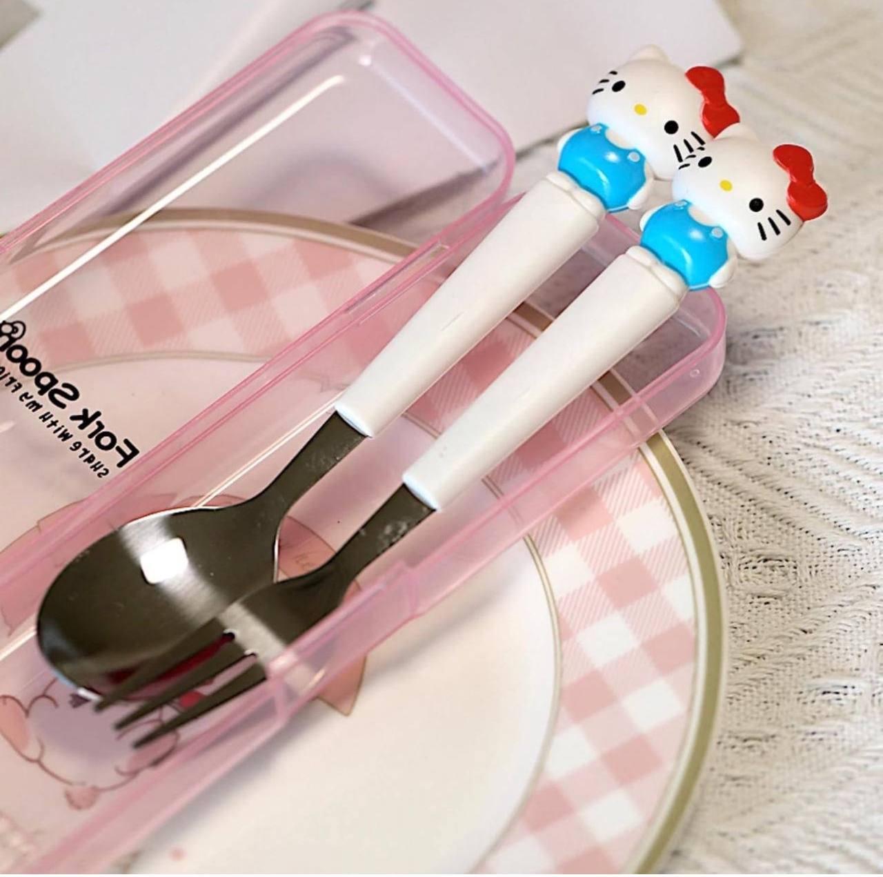 Набор детских столовых приборов Hello Kitty ложка/вилка с контейнером для хранения Белый (2551716339) - фото 4