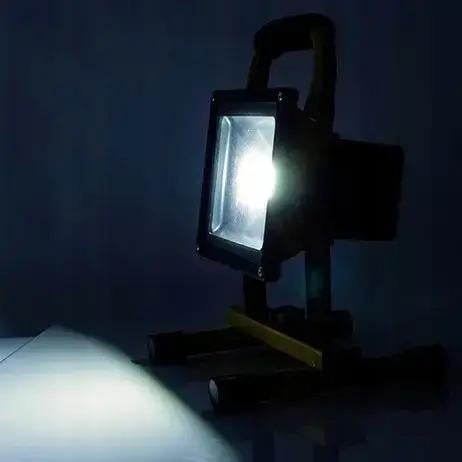 Прожектор портативный аккумуляторный Bailong BL-N01 LED 10 Вт - фото 2 Прожектор портативный аккумуляторный Bailong BL-N01 LED 10 Вт - фото 2