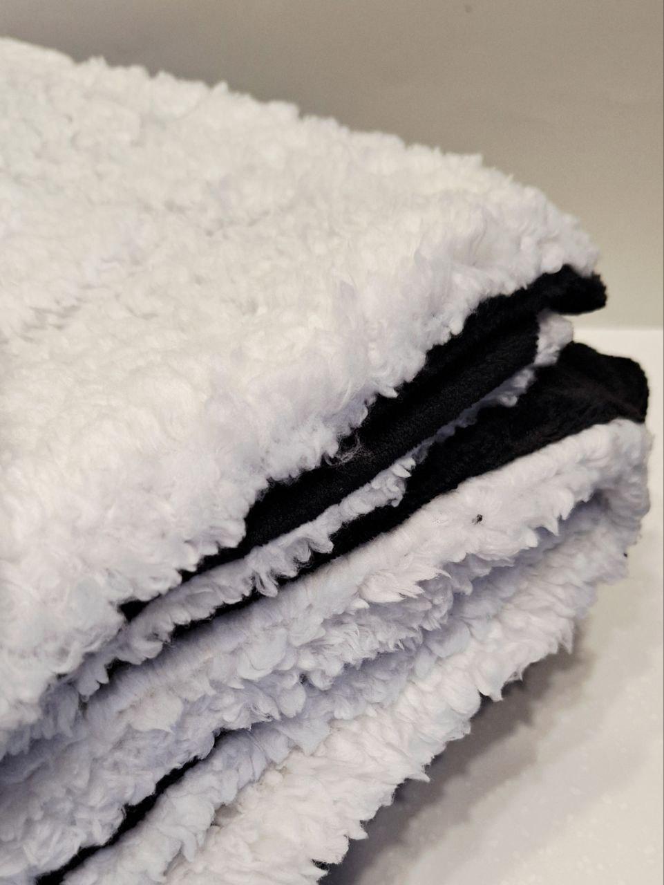 Плед двухсторонний на овчине MIULEE 150x200 см Черный с белым (1349) - фото 5 Плед двухсторонний на овчине MIULEE 150x200 см Черный с белым (1349) - фото 5