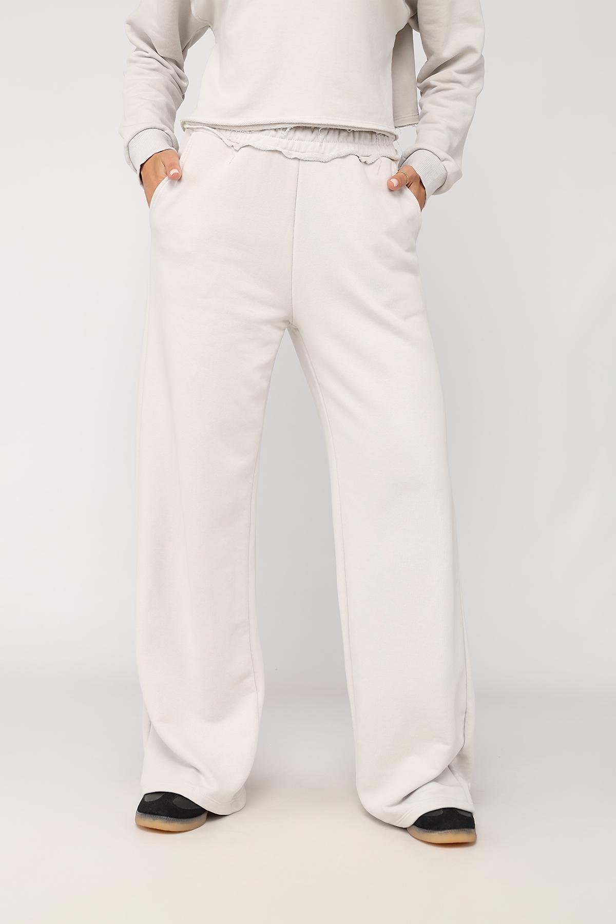 Брюки спортивные женские ЦБ-00283744 р. 42 Светло-серый (SKT001083515) Брюки спортивные женские ЦБ-00283744 р. 42 Светло-серый (SKT001083515)