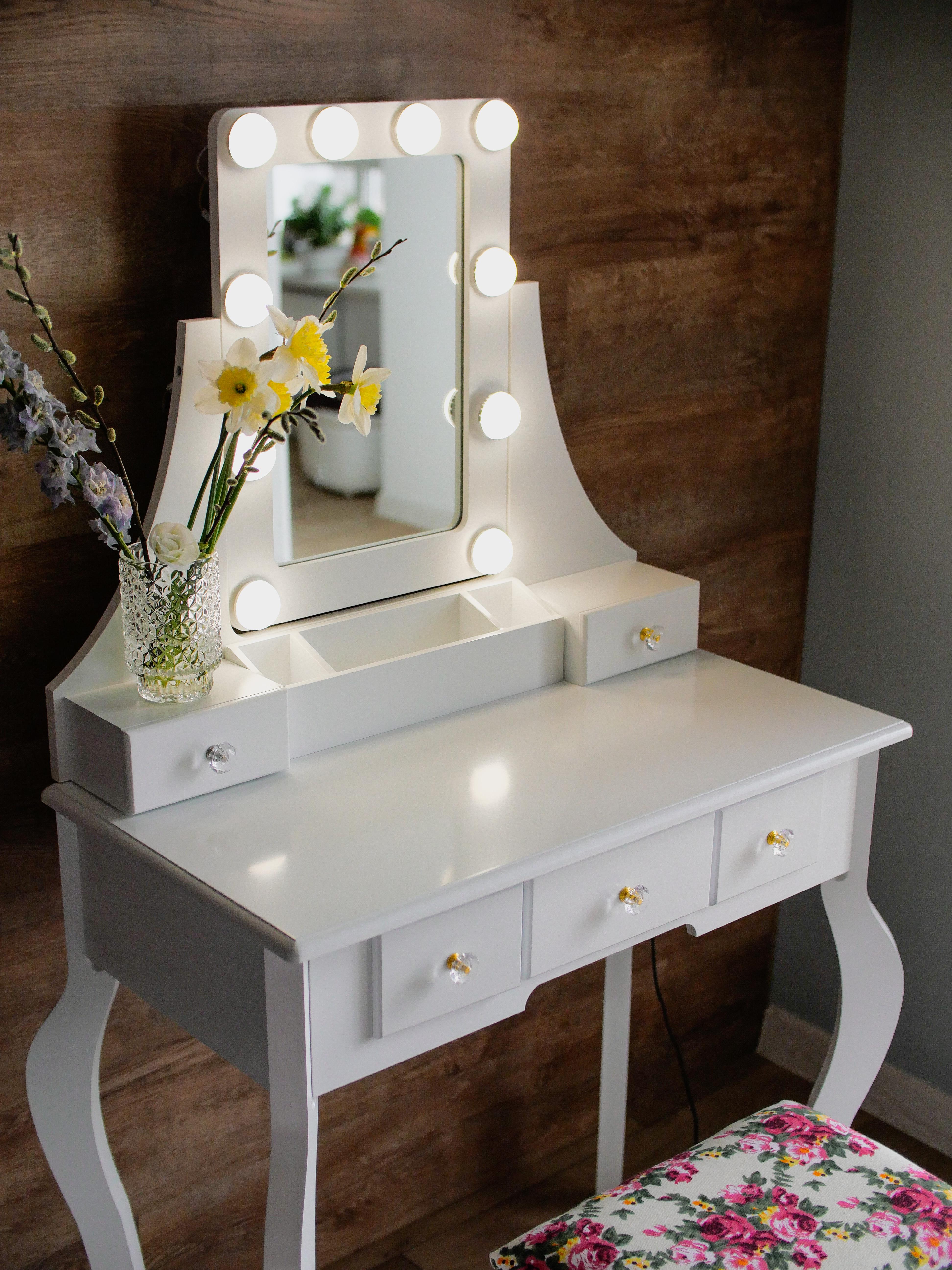 Туалетний столик з підсвіткою Bonro В-065L червона табуретка (20000035) - фото 16 Туалетний столик з підсвіткою Bonro В-065L червона табуретка (20000035) - фото 16