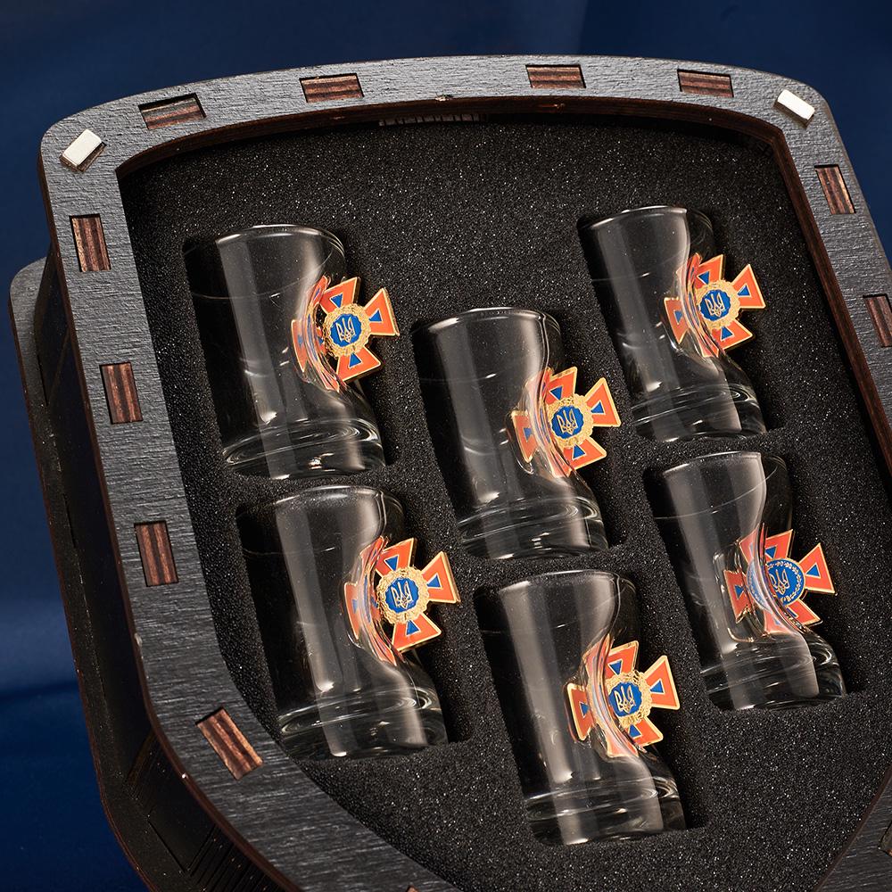 Подарочный набор рюмок с шевроном ГСЧС маленький (28421072) - фото 5 Подарочный набор рюмок с шевроном ГСЧС маленький (28421072) - фото 5