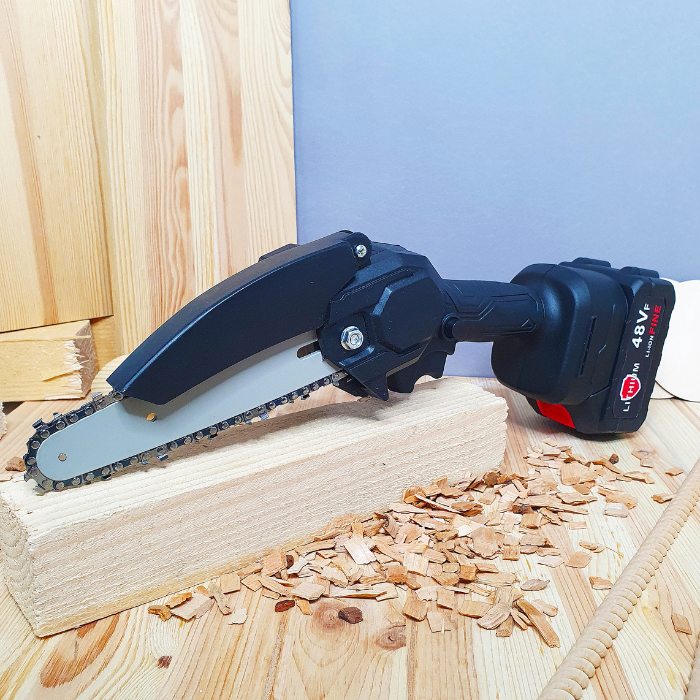 Пила мини Mini Electric Chain Saw1 в чемодане с 2 аккумуляторами для обрезки деревьев и распила дров (48V-RY) - фото 8