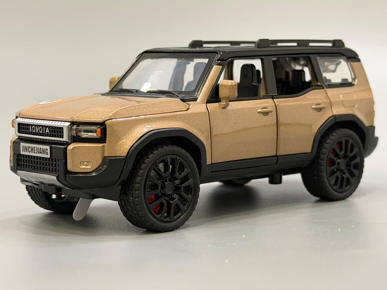 Машинка инерционная АвтоСвіт Toyota Land Cruiser 250 открывается дверь/капот/багажник 1:32 15 см Золотистый (AP-2105)
