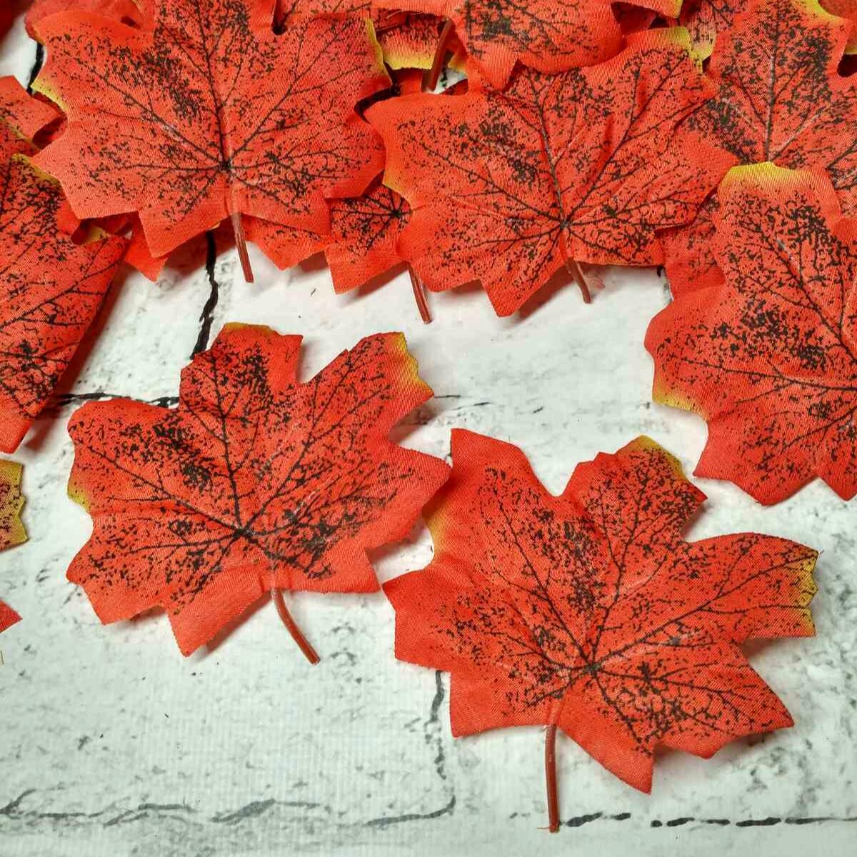 Осенние листья декоративные из ткани 10х9,5 см 100 шт. Красный (9230-005)