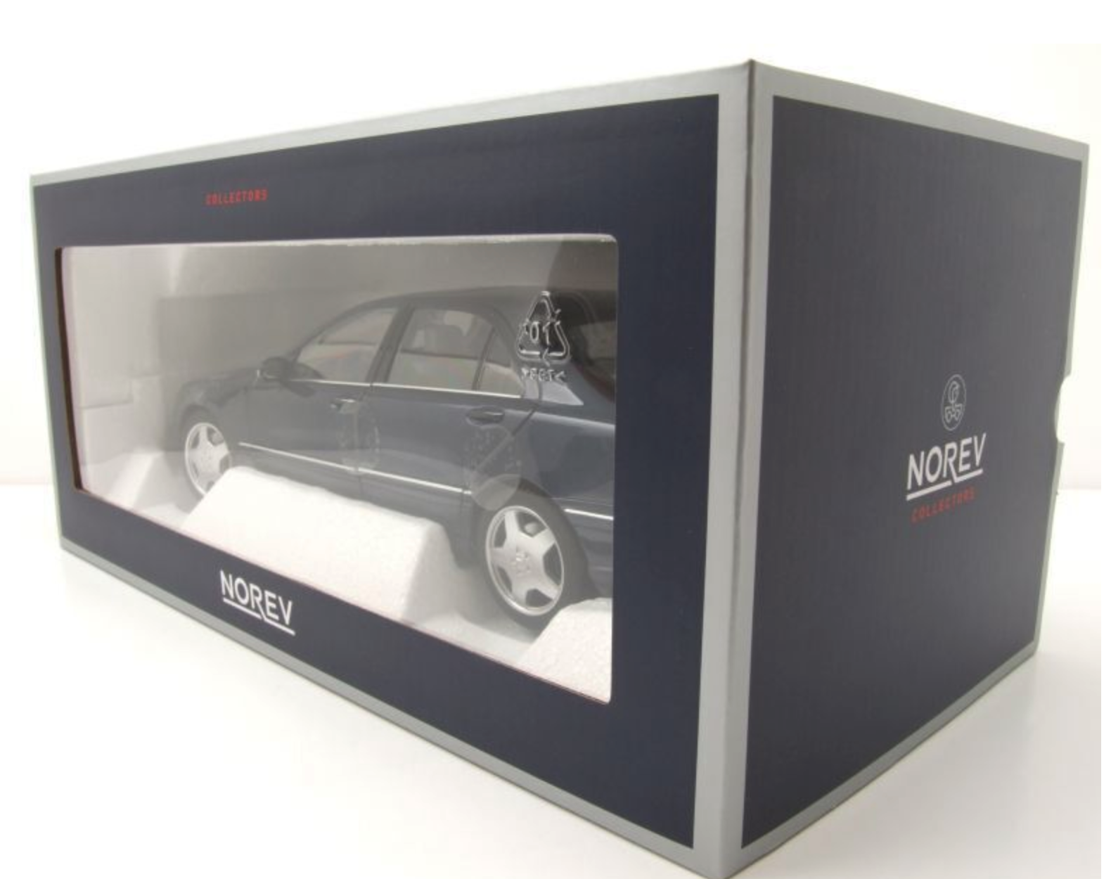 Модель автомобіля Norev 1:18 Mercedes-Benz S55 W220 AMG Blue Metallic (183817) - фото 8 Модель автомобіля Norev 1:18 Mercedes-Benz S55 W220 AMG Blue Metallic (183817) - фото 8