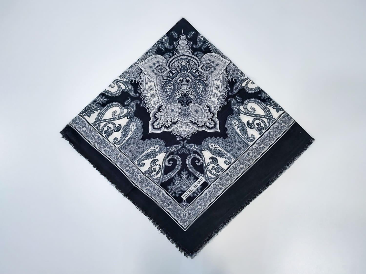 Платок с узором 80x80 см Черный (ХустM283)