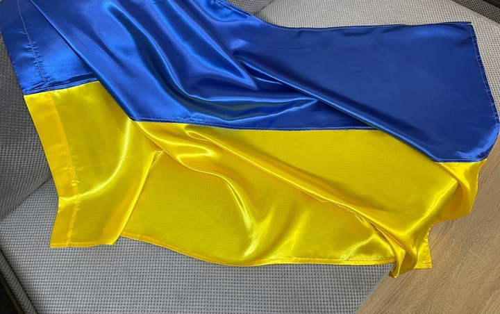 Флаг Украины атласный во флагшток 90х140 см (28410776) - фото 4 Флаг Украины атласный во флагшток 90х140 см (28410776) - фото 4