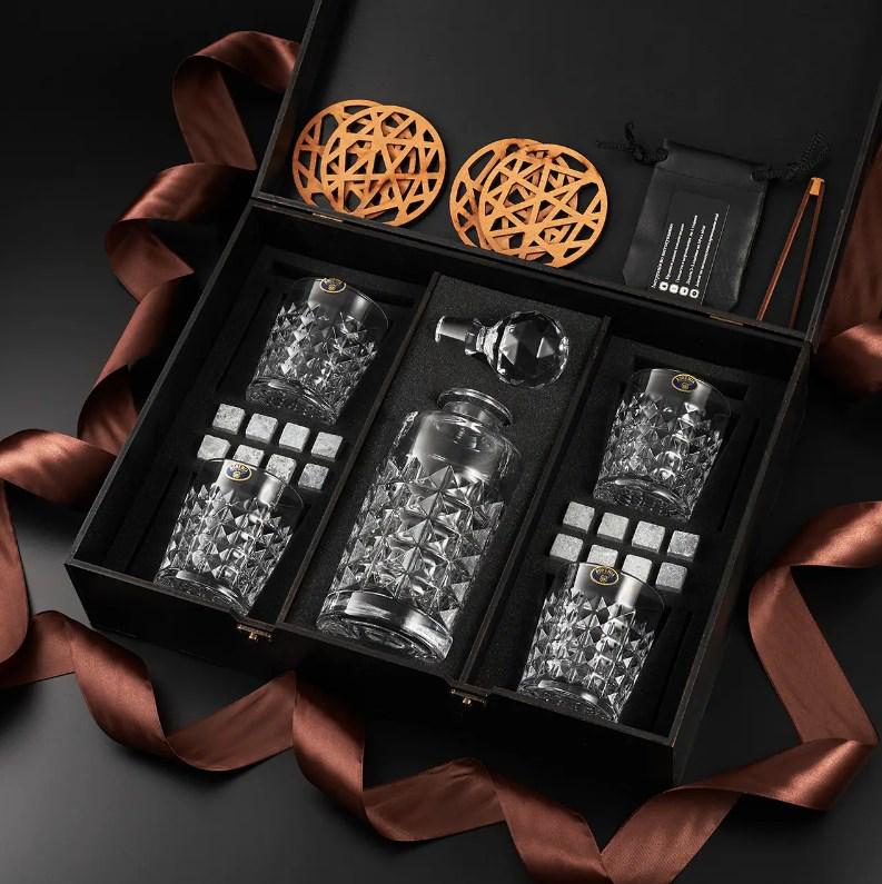 Подарочный набор для алкоголя камни для виски Whiskey Stones 16 шт./4 хрустальных стакана Bohemia Diamond 280 мл и графин 650 мл - фото 3 Подарочный набор для алкоголя камни для виски Whiskey Stones 16 шт./4 хрустальных стакана Bohemia Diamond 280 мл и графин 650 мл - фото 3