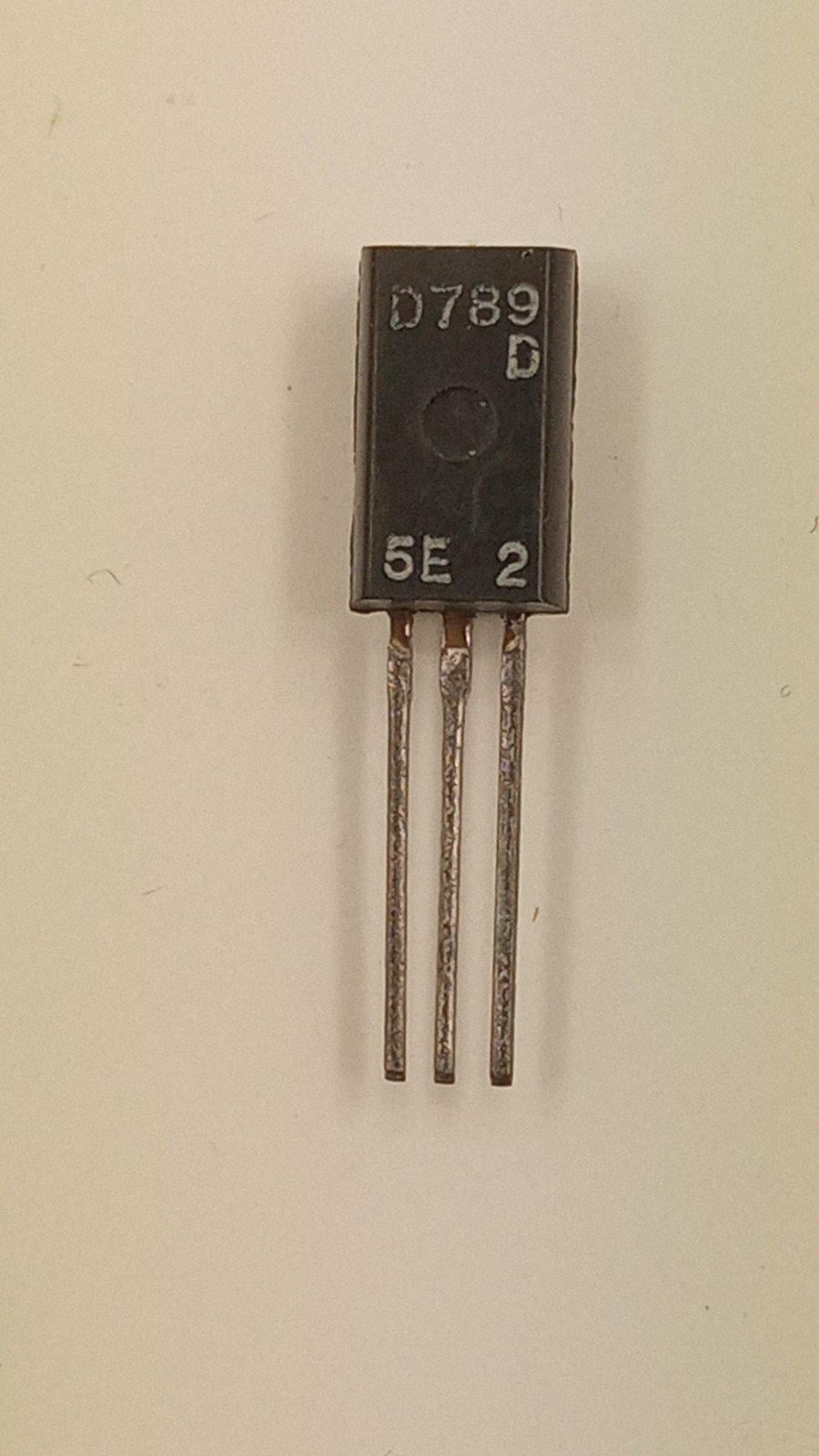 Транзистор 2SD789 NPN 100V 1A 0,9W TO-92 Mod (02602)
