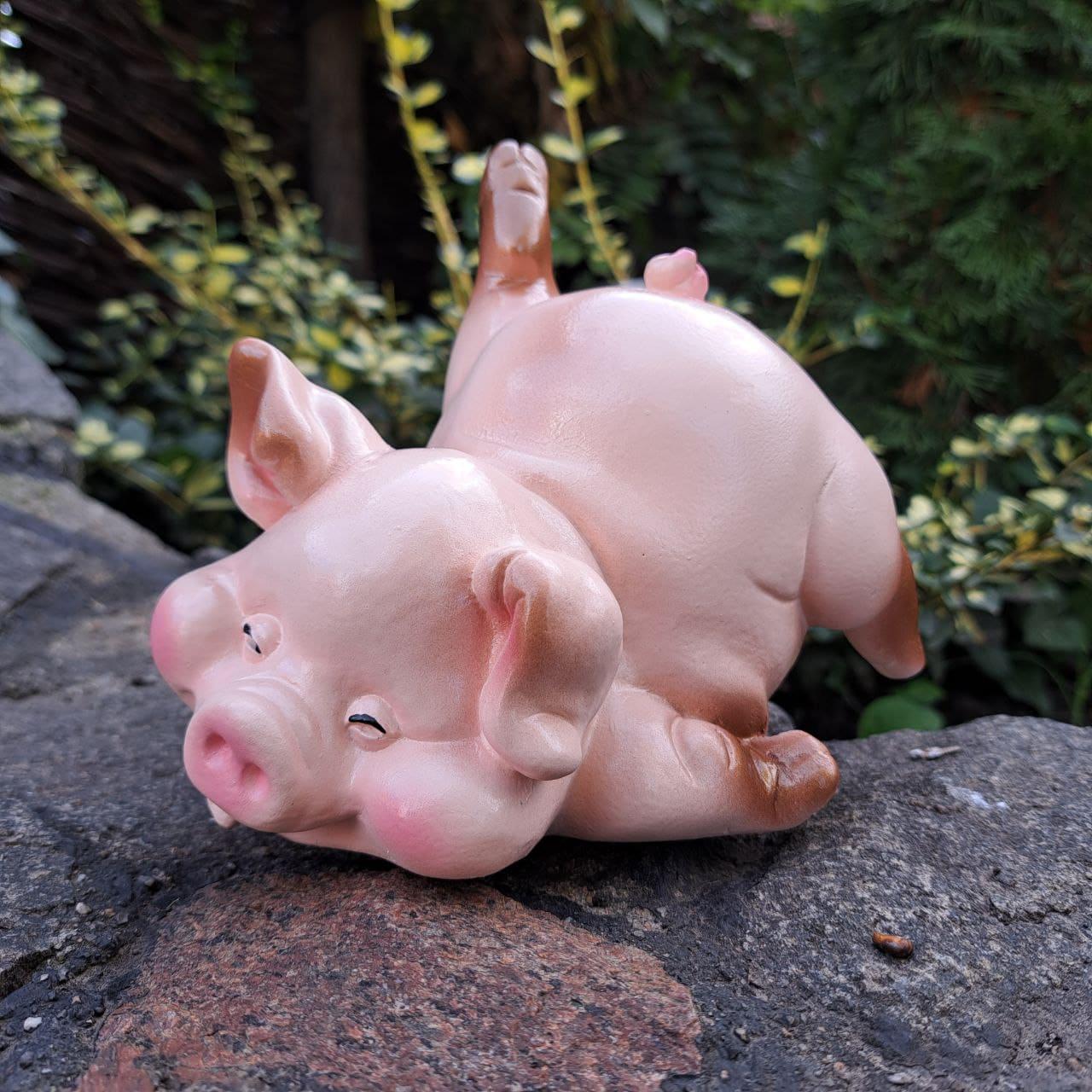 Скарбничка декоративна Свинка на йозі (4057)