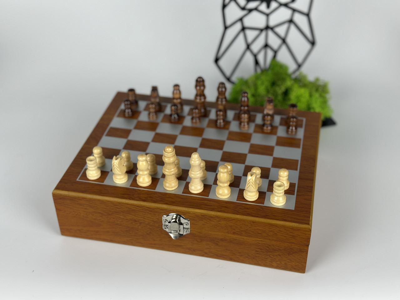 Набор шахматы и фляга "Жінка рибака" из нержавейки фляга/рюмки 265 мл (61136 R7) - фото 3