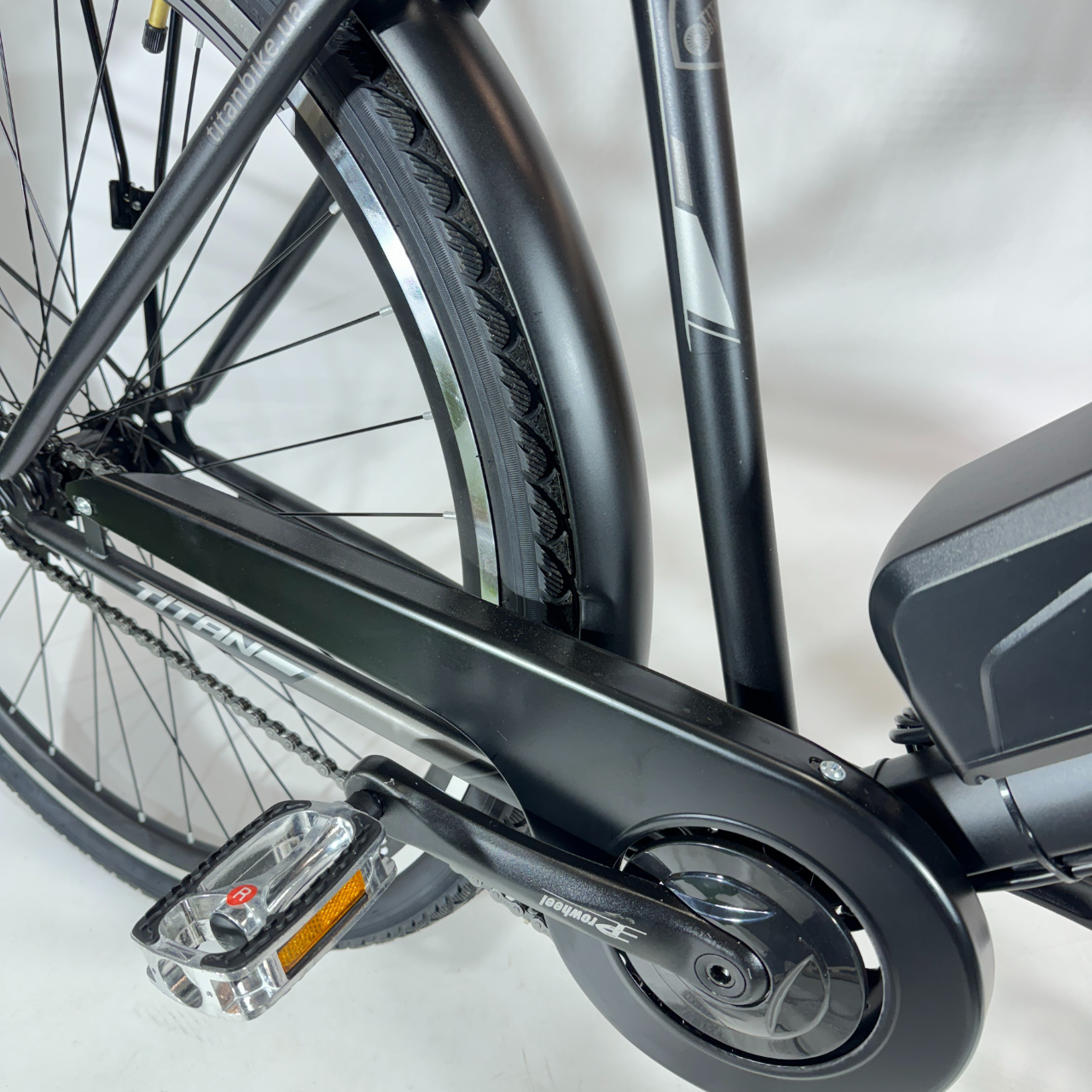 Велосипед з Е-комплектом 28" Turin 2025 48 В 500 Вт 12 Ah/18" до 50 км/зріст 170-185 см/індикаторна ручка Чорно-сірий - фото 5