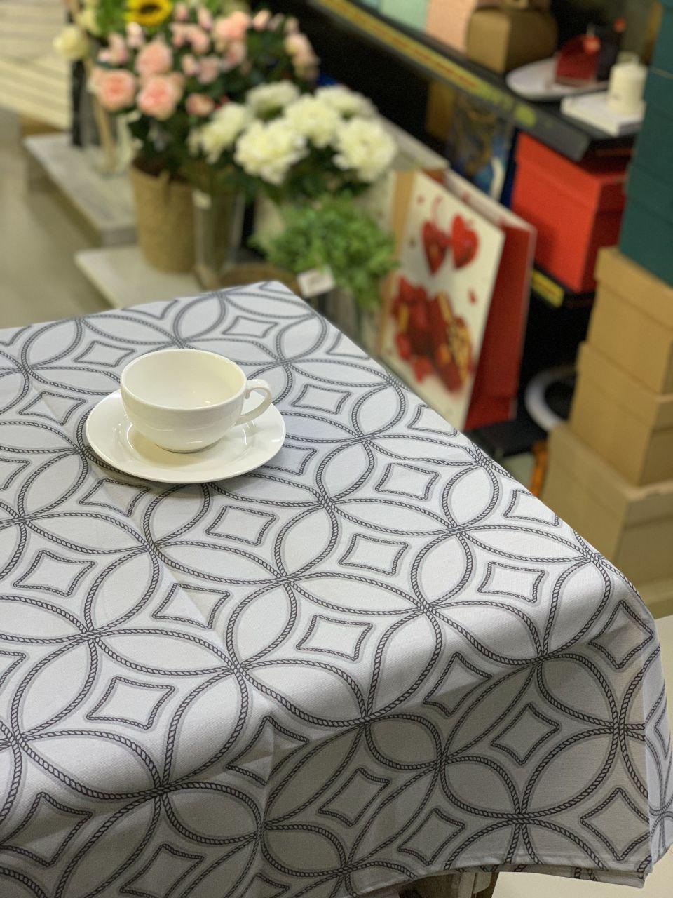 Скатерть с тефлоновым покрытием Круги 120x180 см Серый (11683099)