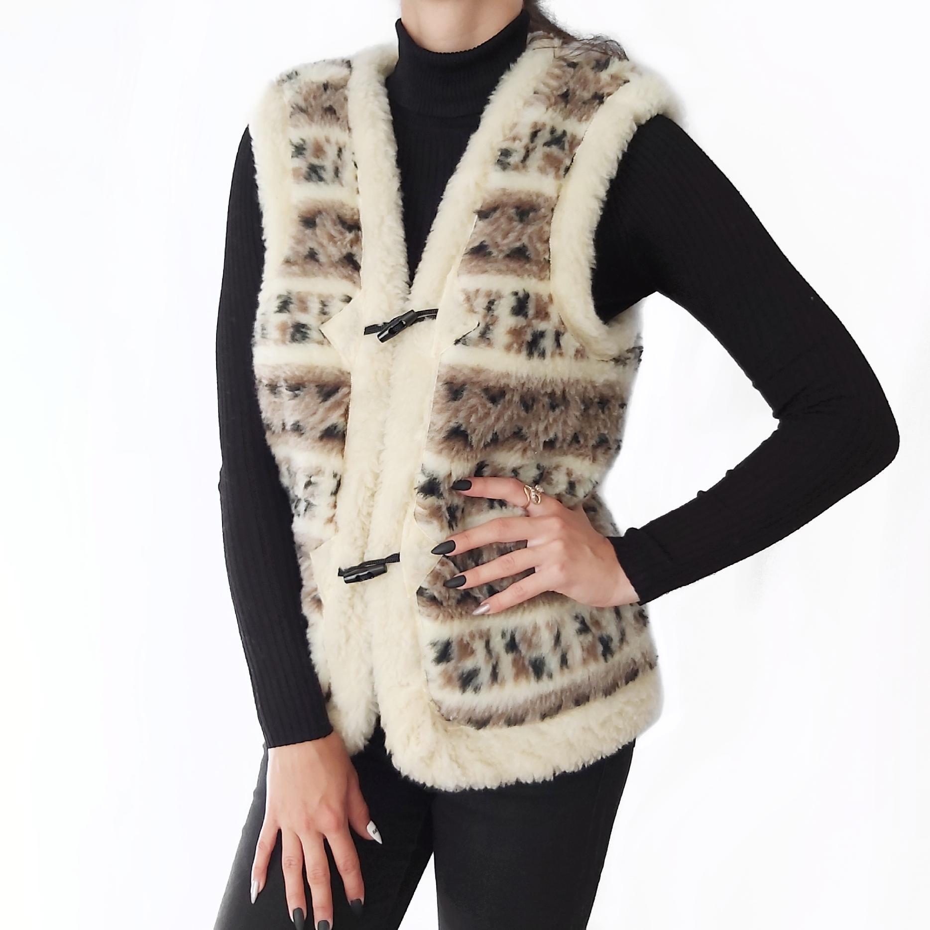 Жилетка з овчини еко-шерсть тепла Орнамент р. 54 (293) - фото 2 Жилетка з овчини еко-шерсть тепла Орнамент р. 54 (293) - фото 2