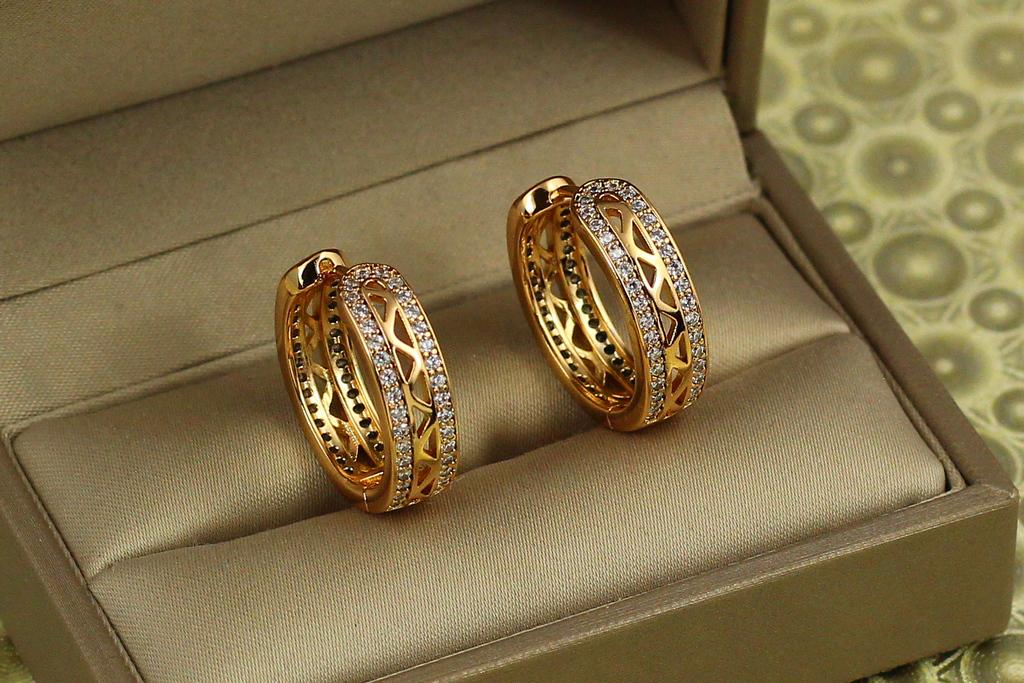Серьги кольца Хuping Jewelry с рисунками треугольники 2,1 см Золотистый (29657557)