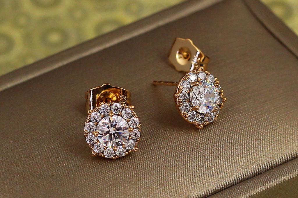 Серьги гвоздики Xuping Jewelry белый камень в ободке из фианитов 9 мм Золотой (2265256263)