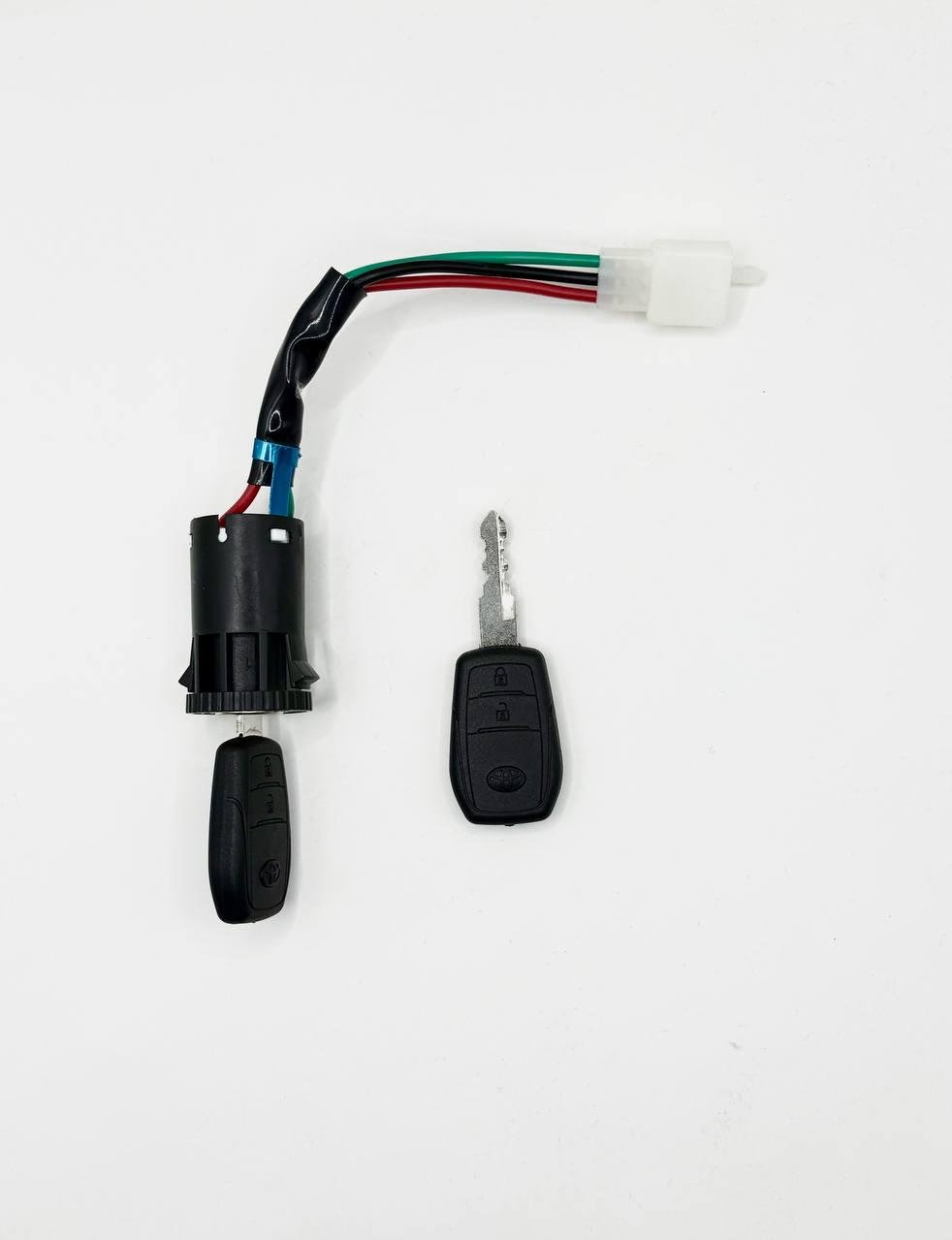 Замок зажигания с ключом для детских электромобилей 3 провода 3-pin (LO6)