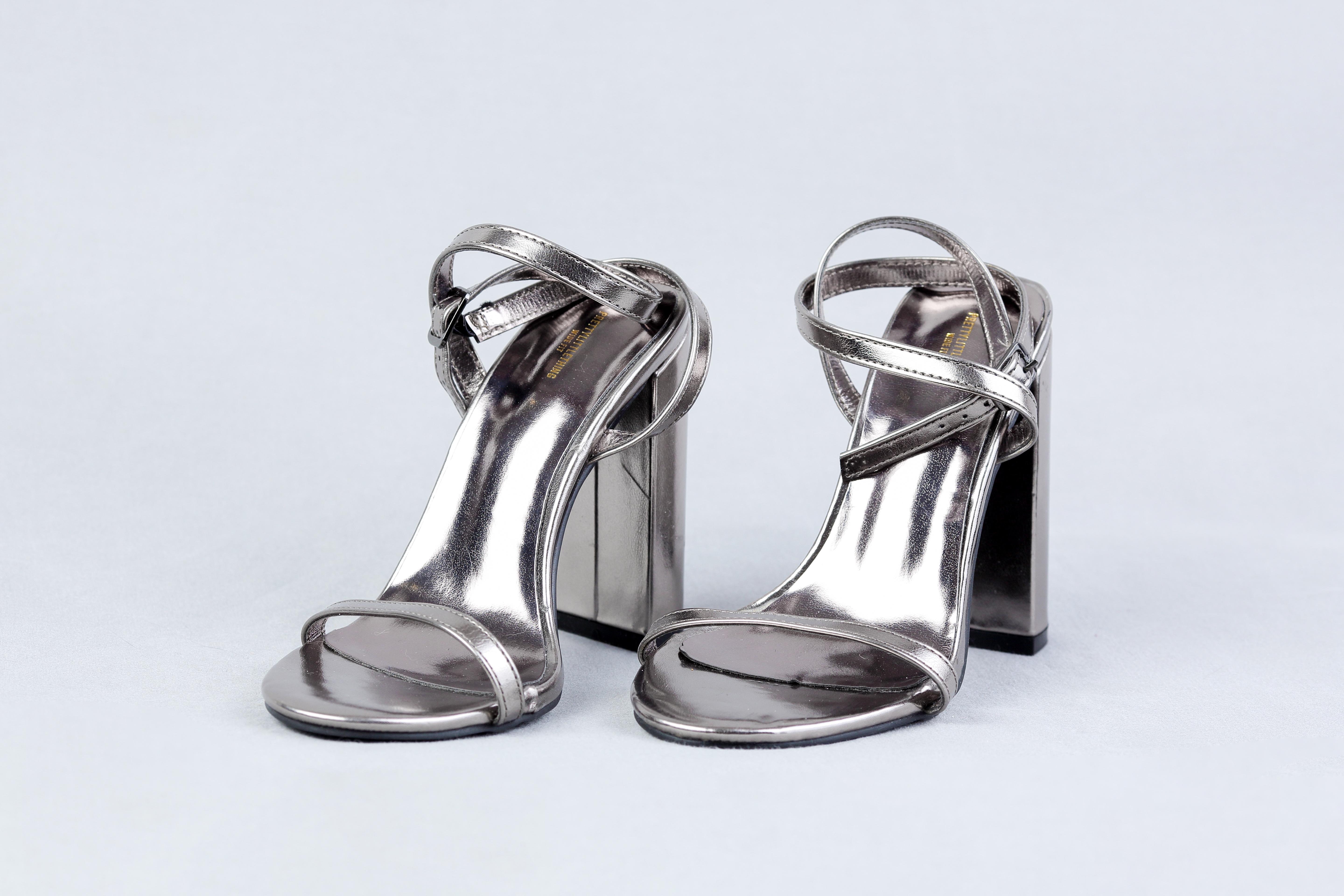 Босоніжки PrettyLittleThing на підборах р. 35 Сріблястий (1252535)