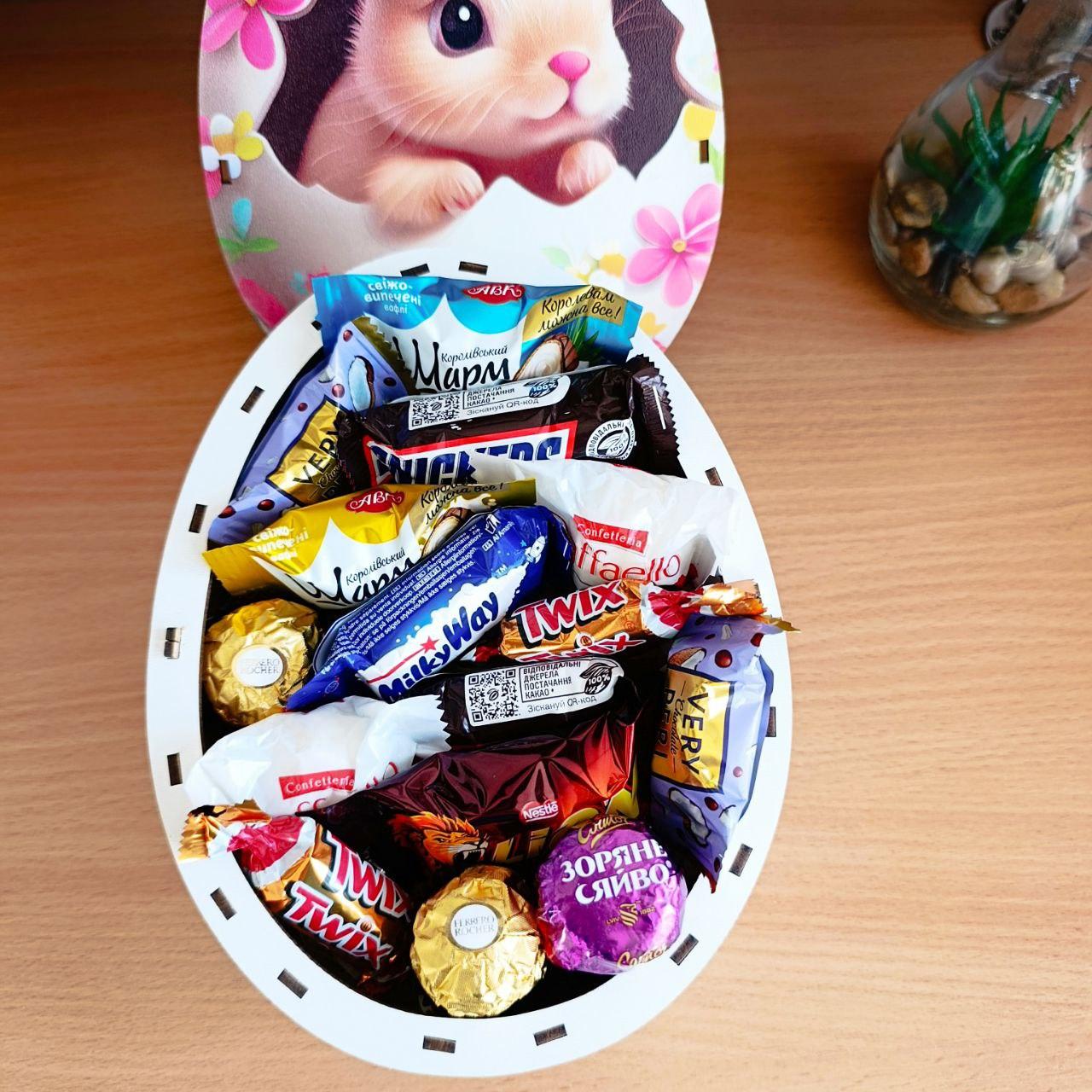 Бокс пасхальный со сладостями (ar405)