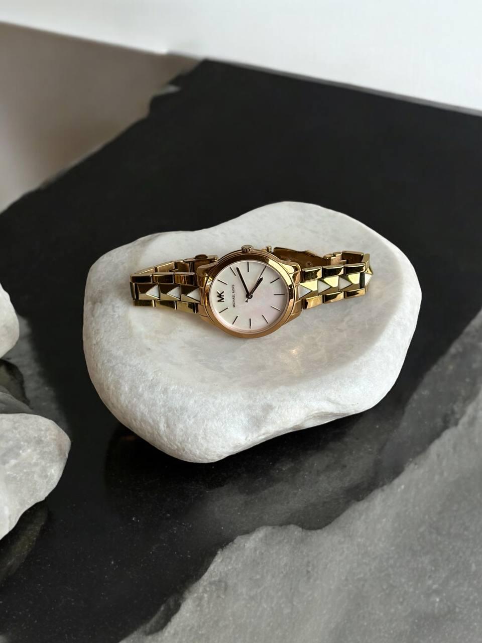 Мыльничка/подставка из натурального белого мрамора