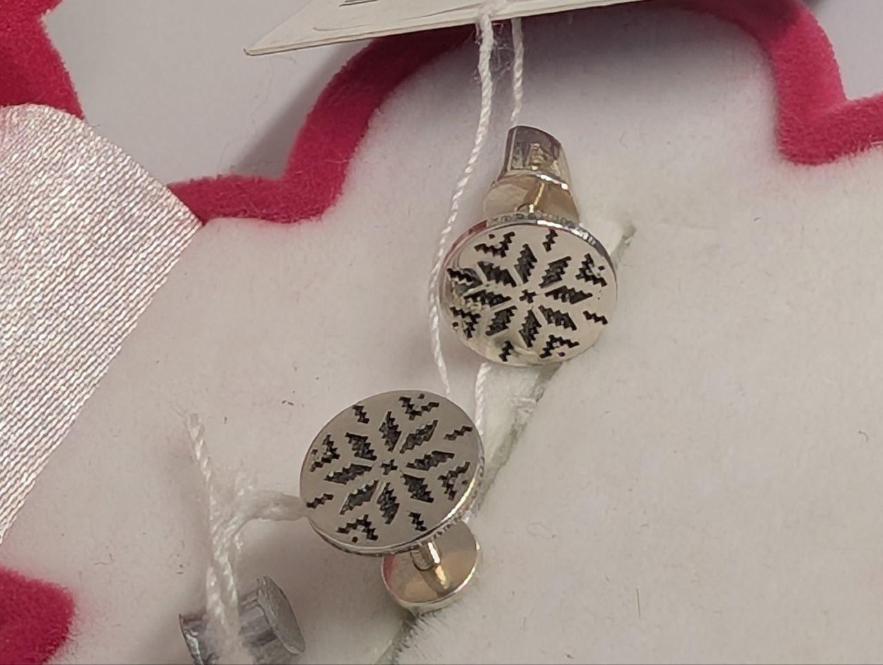 Срібні сережки вкрутки 925 проби Вишиванка пусети (2829551430) - фото 3 Срібні сережки вкрутки 925 проби Вишиванка пусети (2829551430) - фото 3