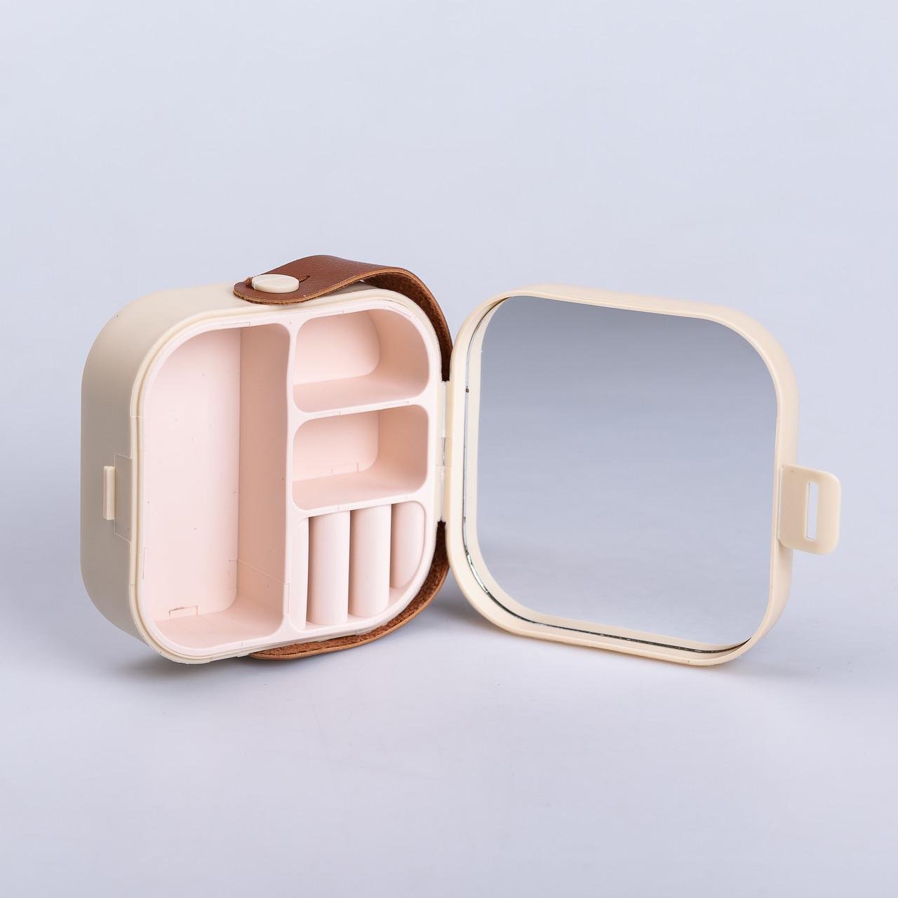 Шкатулка для украшений мини для ювелирных изделий 9x9x3,8 см (6704)