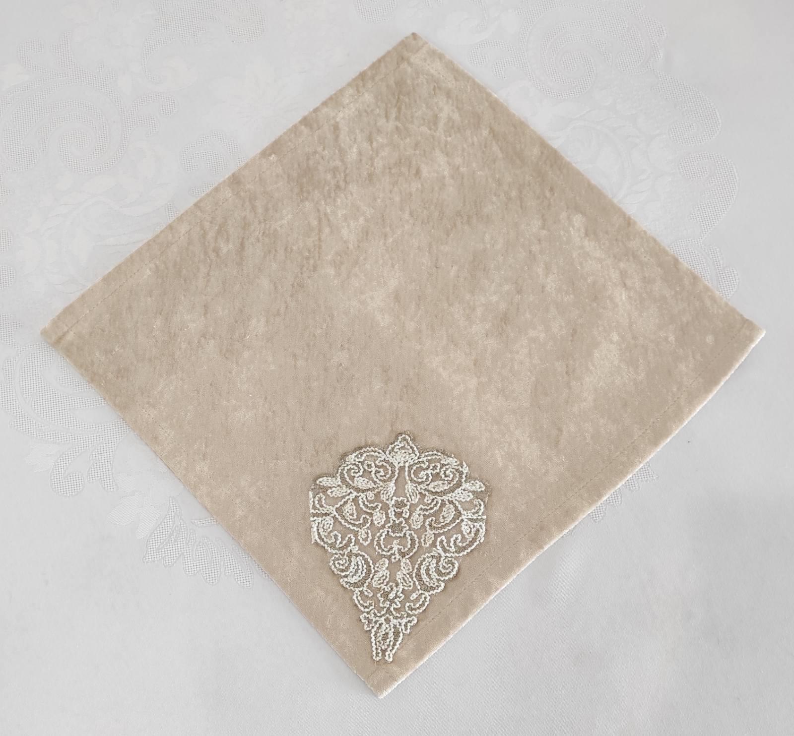 Салфетка велюровая Acme с кружевом 35x35 Queen Cappicino (CN10821)