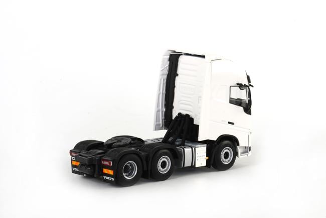 ᐉ Игрушка Тягач Volvo FH4 ​​GL XL масштабная модель 1:50 6x2 см