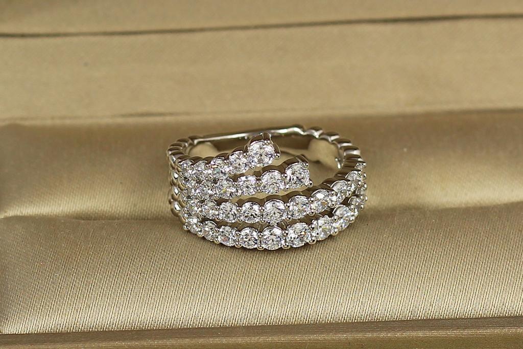 Кольцо Xuping Jewelry Ариэль с крупными камешками р. 19 Серебристый (29877078)