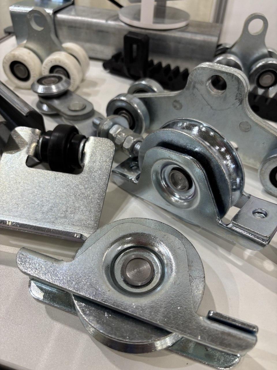 Кронштейн Roll Grand Альфа оцинкованный для откатных и подвесных ворот весом до 400 кг под круглую трубу - фото 4