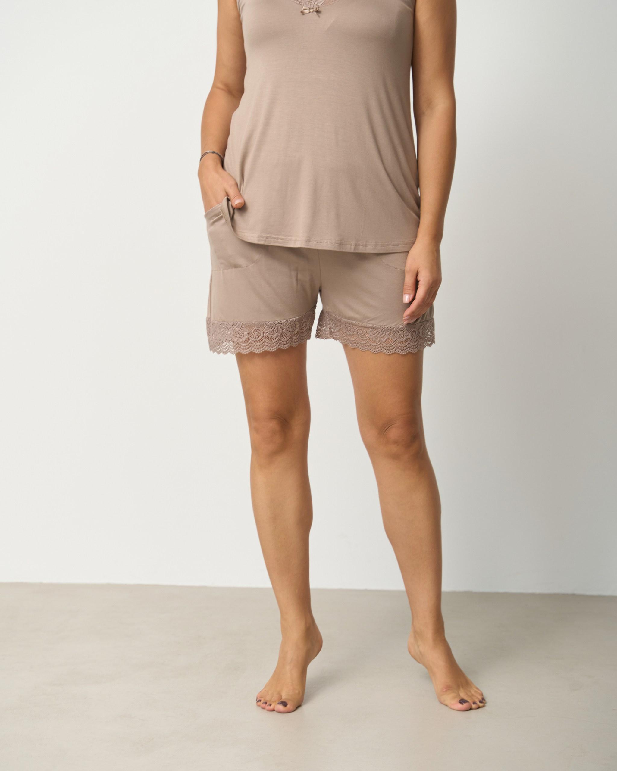 Пижама вискозная однотонная с шортами кружево 39018 3XL Светло-коричневый - фото 4 Пижама вискозная однотонная с шортами кружево 39018 3XL Светло-коричневый - фото 4