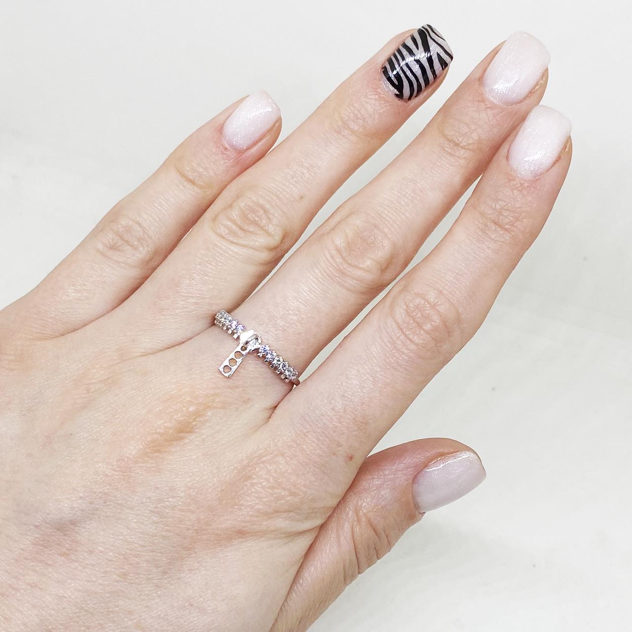 Каблучка срібна Замочок з кубічним цирконієм р. 18 1,15 г (1801234850)