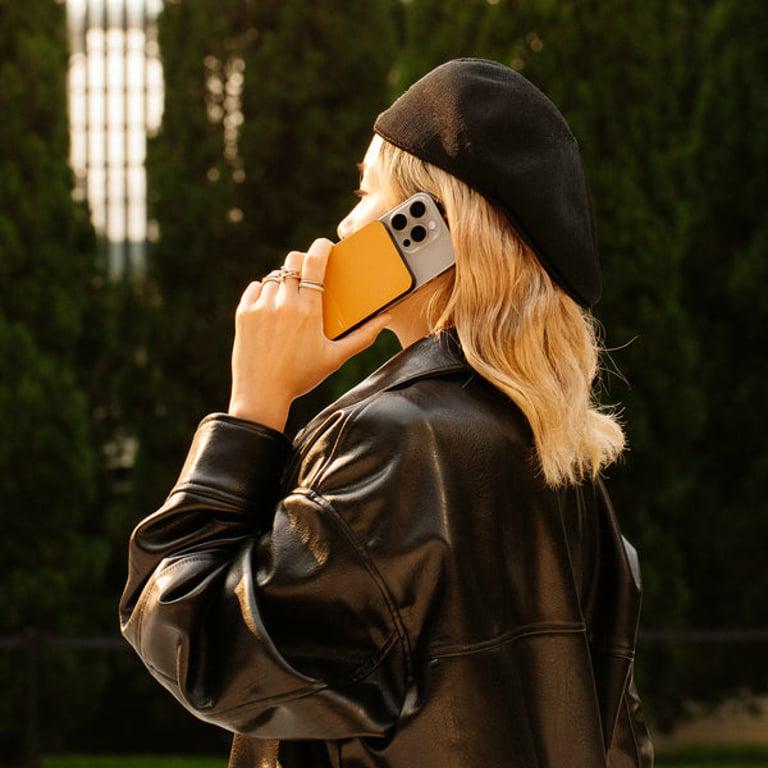 Повербанк Native Union 5000 mAh Kraft (PB-5KMS-KFT) - фото 4 Повербанк Native Union 5000 mAh Kraft (PB-5KMS-KFT) - фото 4