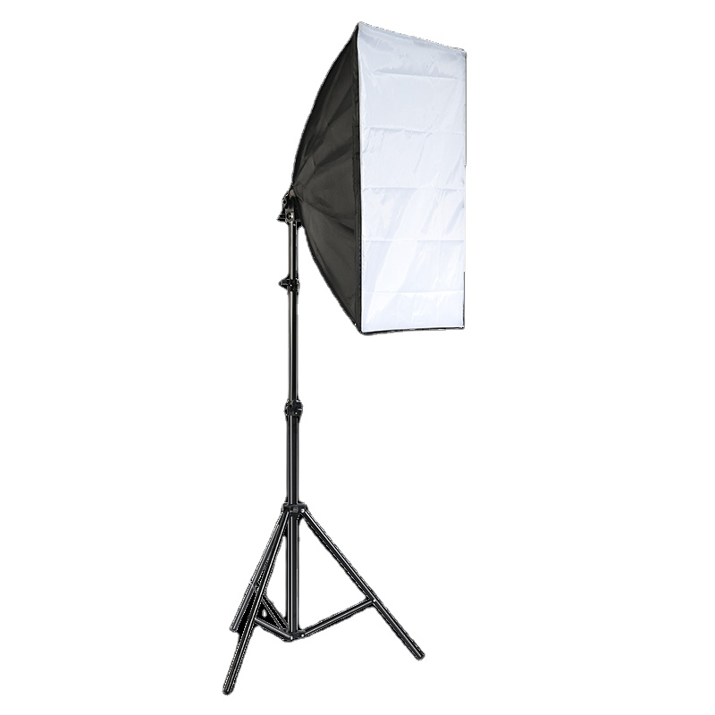 Постоянный студийный свет 50/70 на 4 лампы и стойка SoftBox