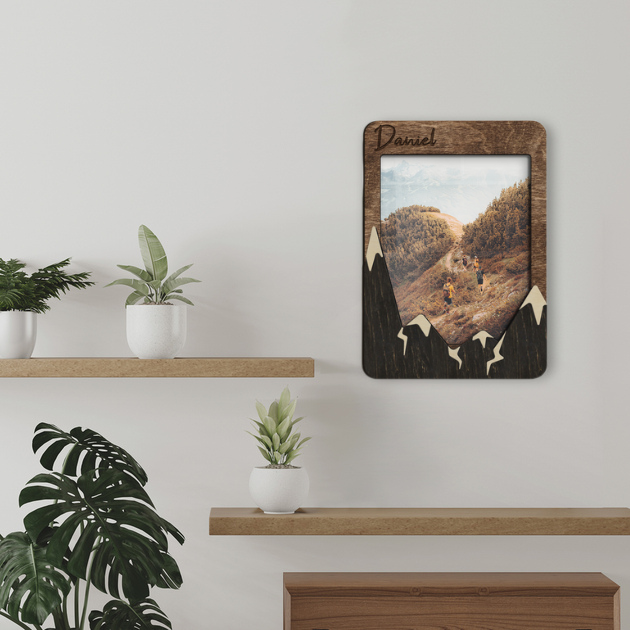 Фоторамка дерев'яна The Frame Depot Гірські вершини під персоналізацію Темно-коричневий (mountain_8x10_vertical) - фото 2 Фоторамка дерев'яна The Frame Depot Гірські вершини під персоналізацію Темно-коричневий (mountain_8x10_vertical) - фото 2