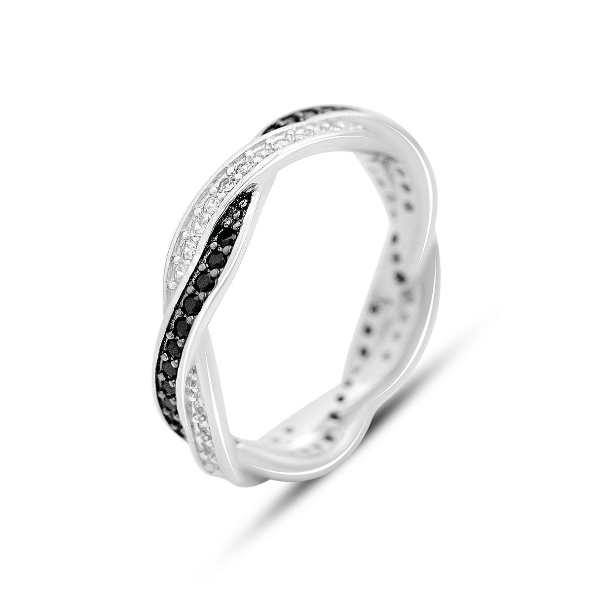 Кольцо серебряное с фианитами 3,57 г р. 19 (2150411)