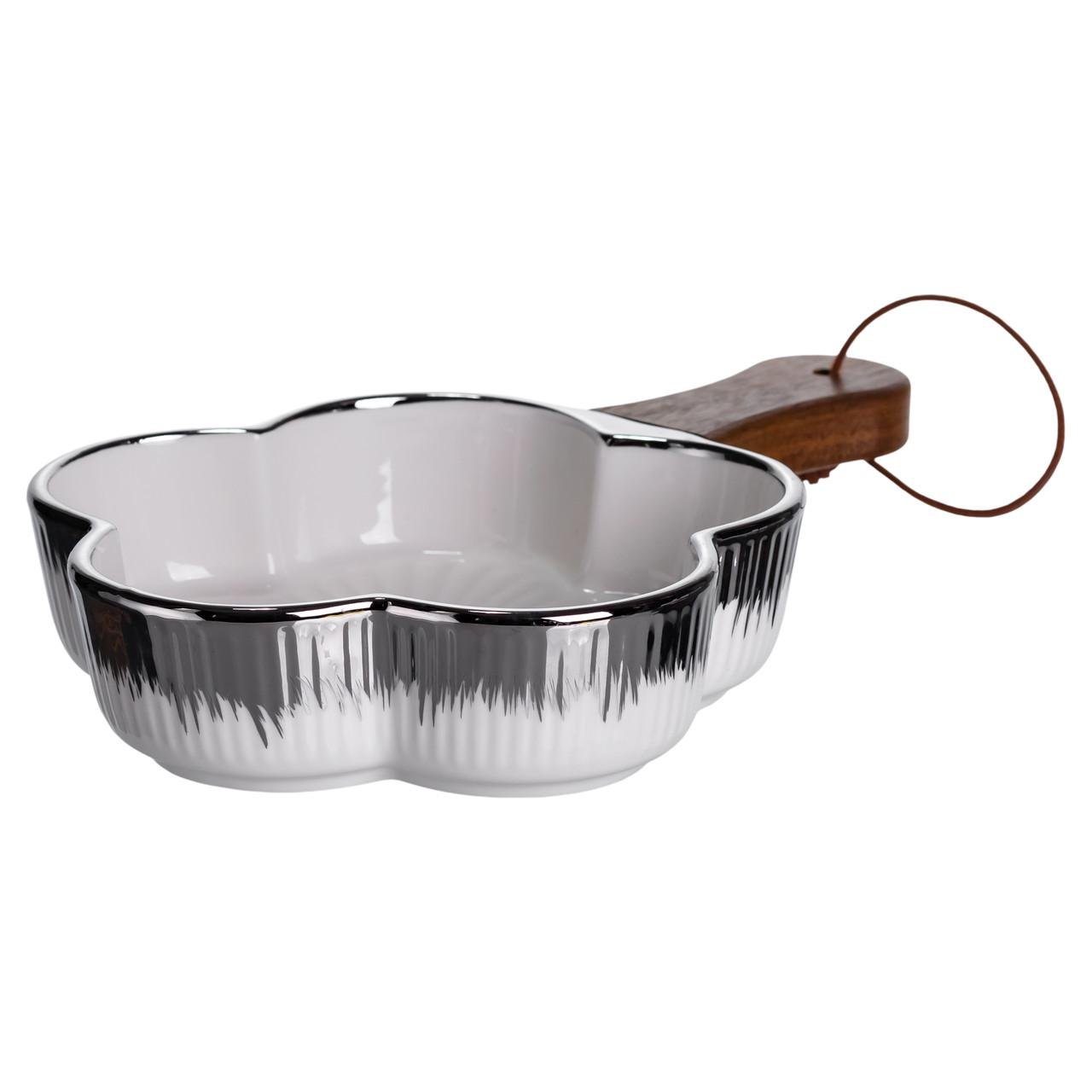 Тарелка фарфоровая глубокая с ручкой Цветок 24х16х4 см Серебристый (ZJH-13-3)