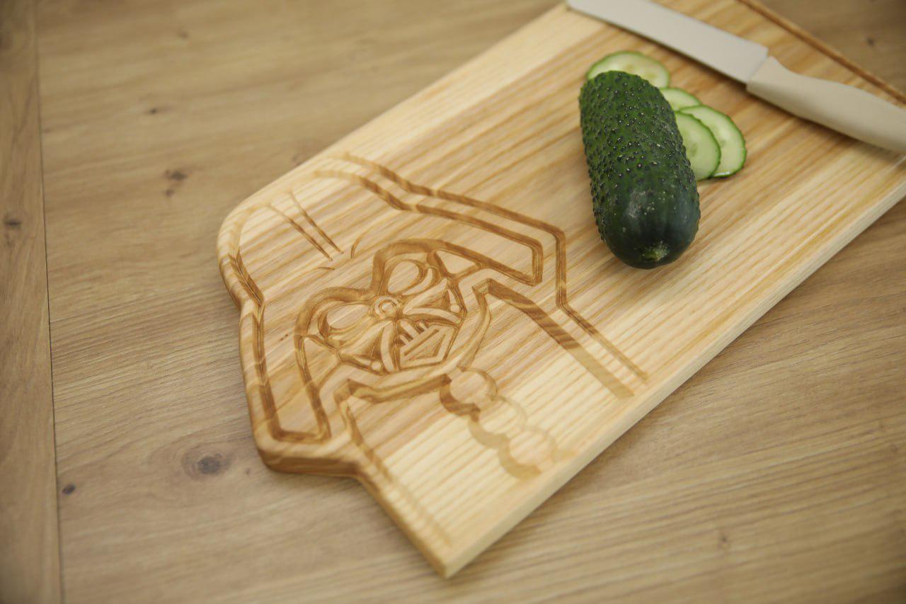 Деревянная доска Дарт Вейдер Дуб 35х20х2 см (WDK-41.2) - фото 3 Деревянная доска Дарт Вейдер Дуб 35х20х2 см (WDK-41.2) - фото 3